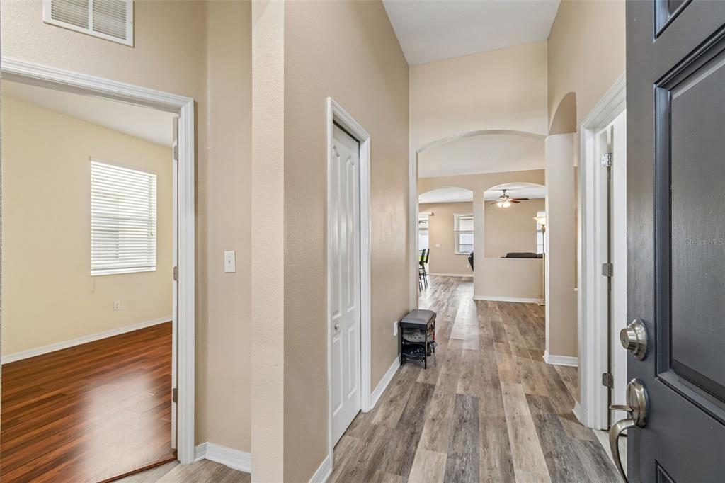 211 FAIRMONT DRIVE, SPRING HILL, FL — photo 4 of 30