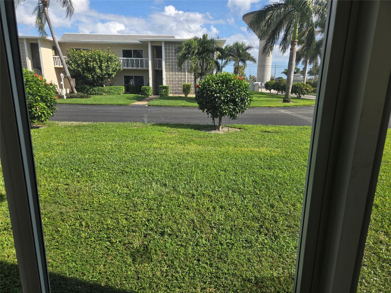BOYNTON BEACH, FL — photo 2 of 17