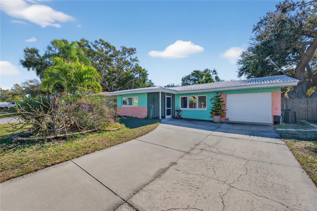 1417 SPRING LANE