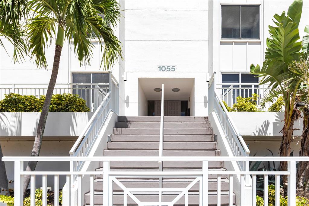1055 W PEPPERTREE DRIVE UNIT 106AA