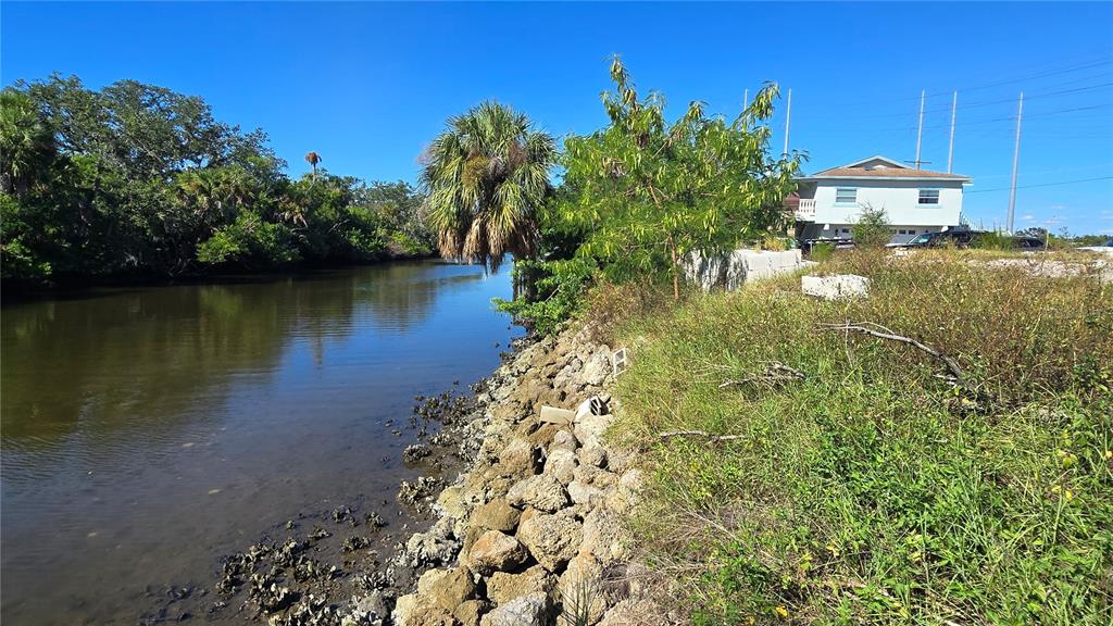 9919 BAY DRIVE, GIBSONTON, FL — photo 2 of 5
