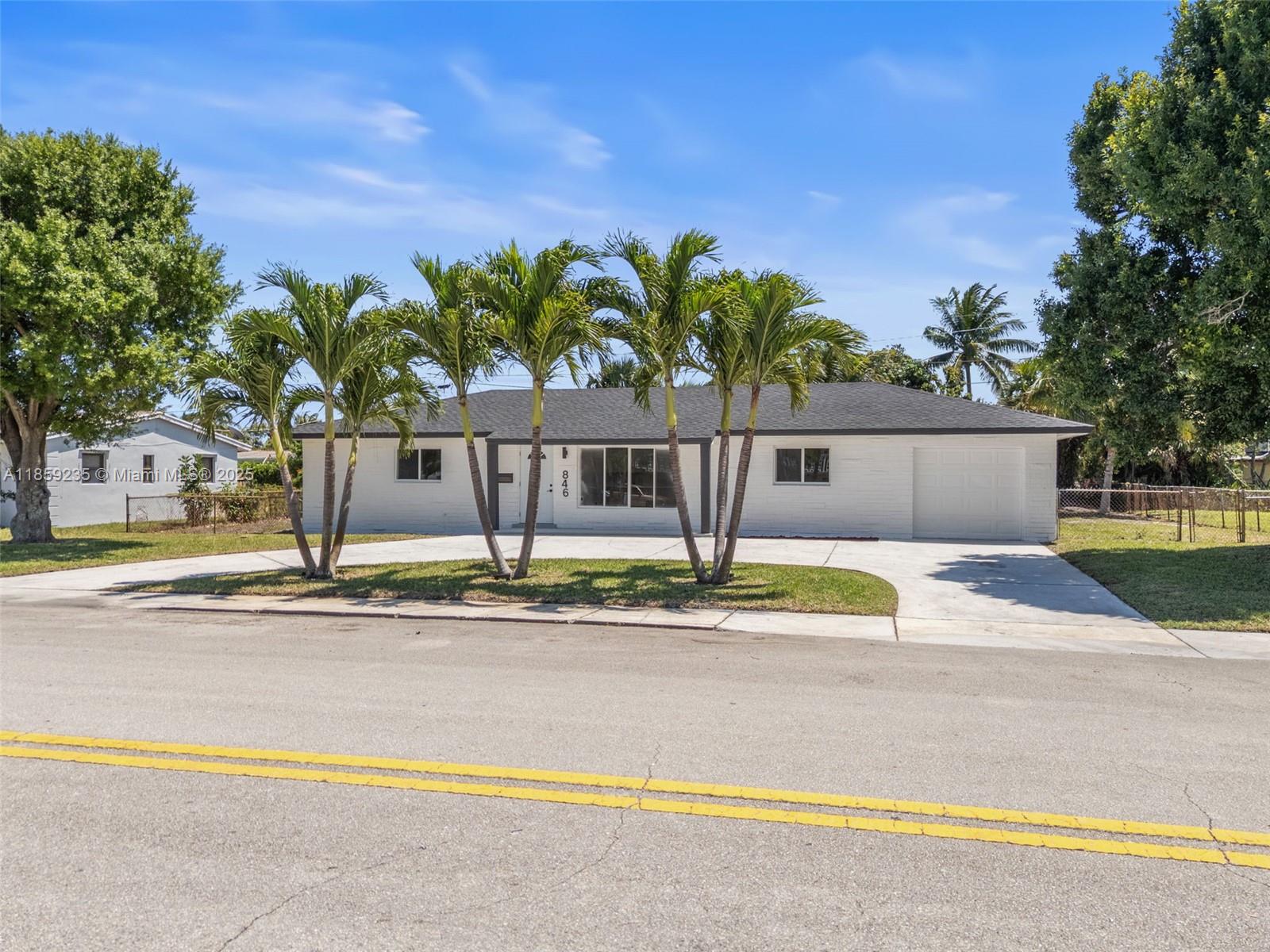 846 Foresteria Dr, Lake Park FL 33403