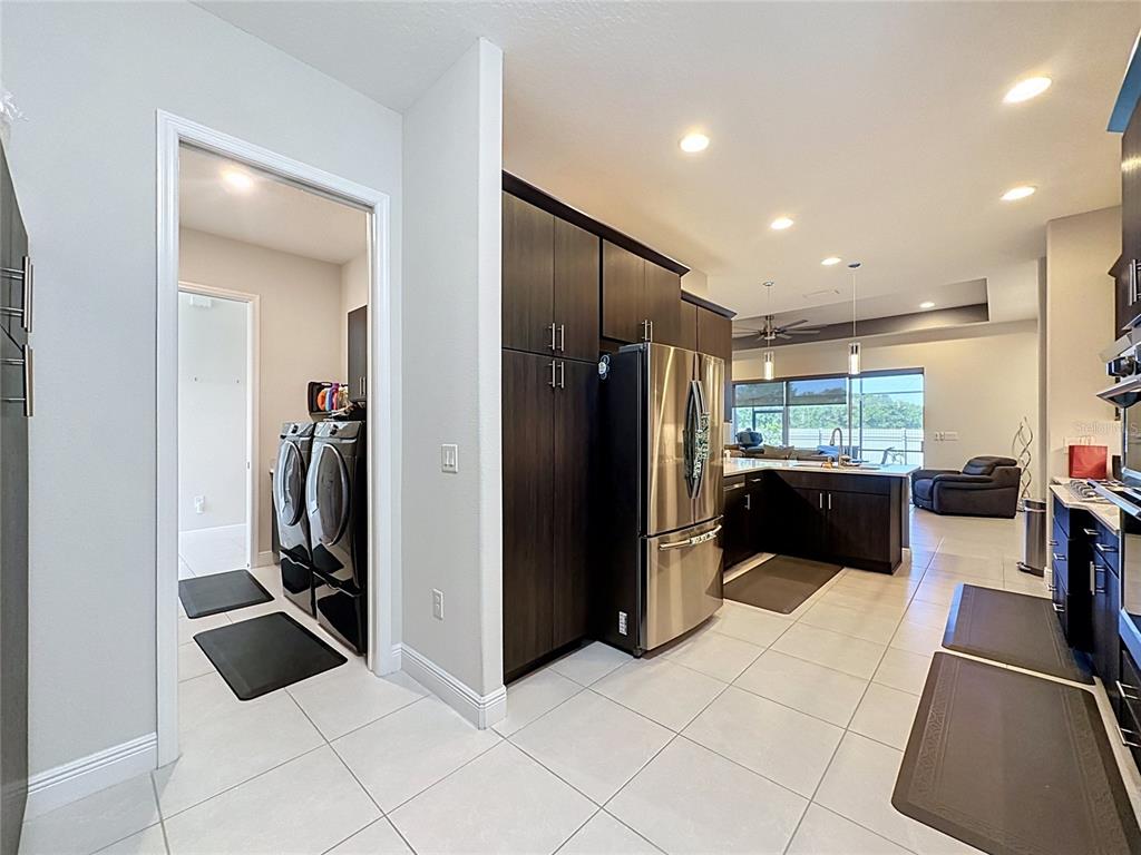 8665 E BRIDGEPORT BAY CIRCLE, MOUNT DORA, FL — photo 4 of 30
