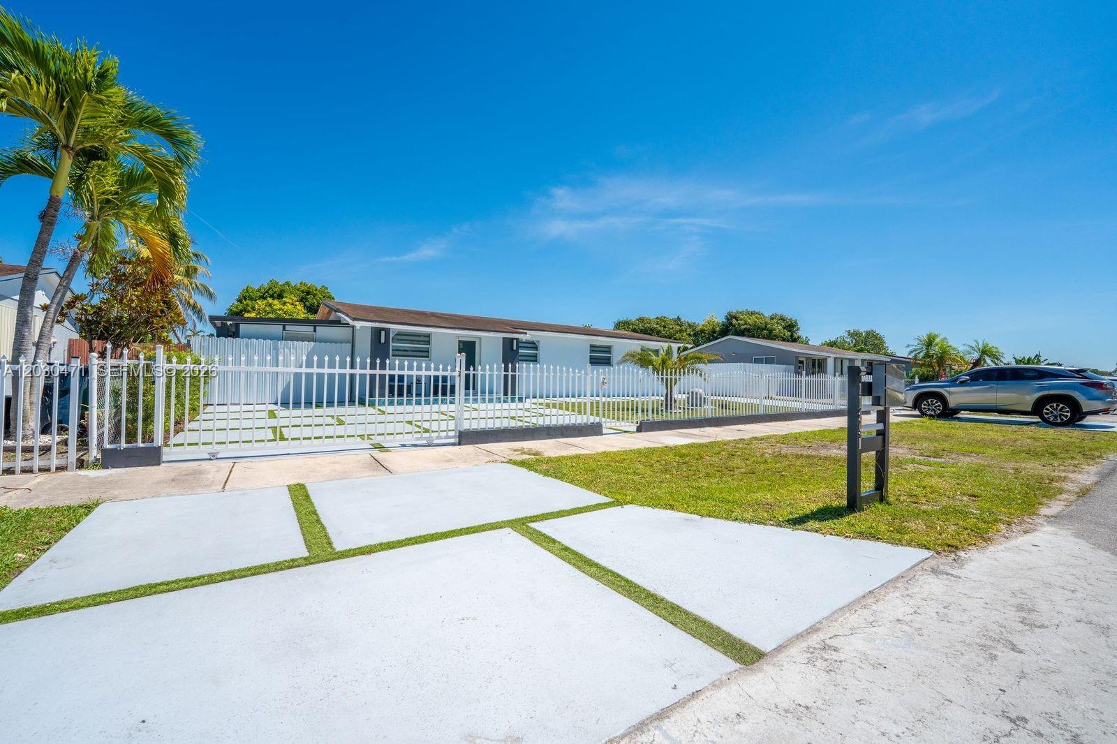 11851 SW 181st St, Miami FL 33177