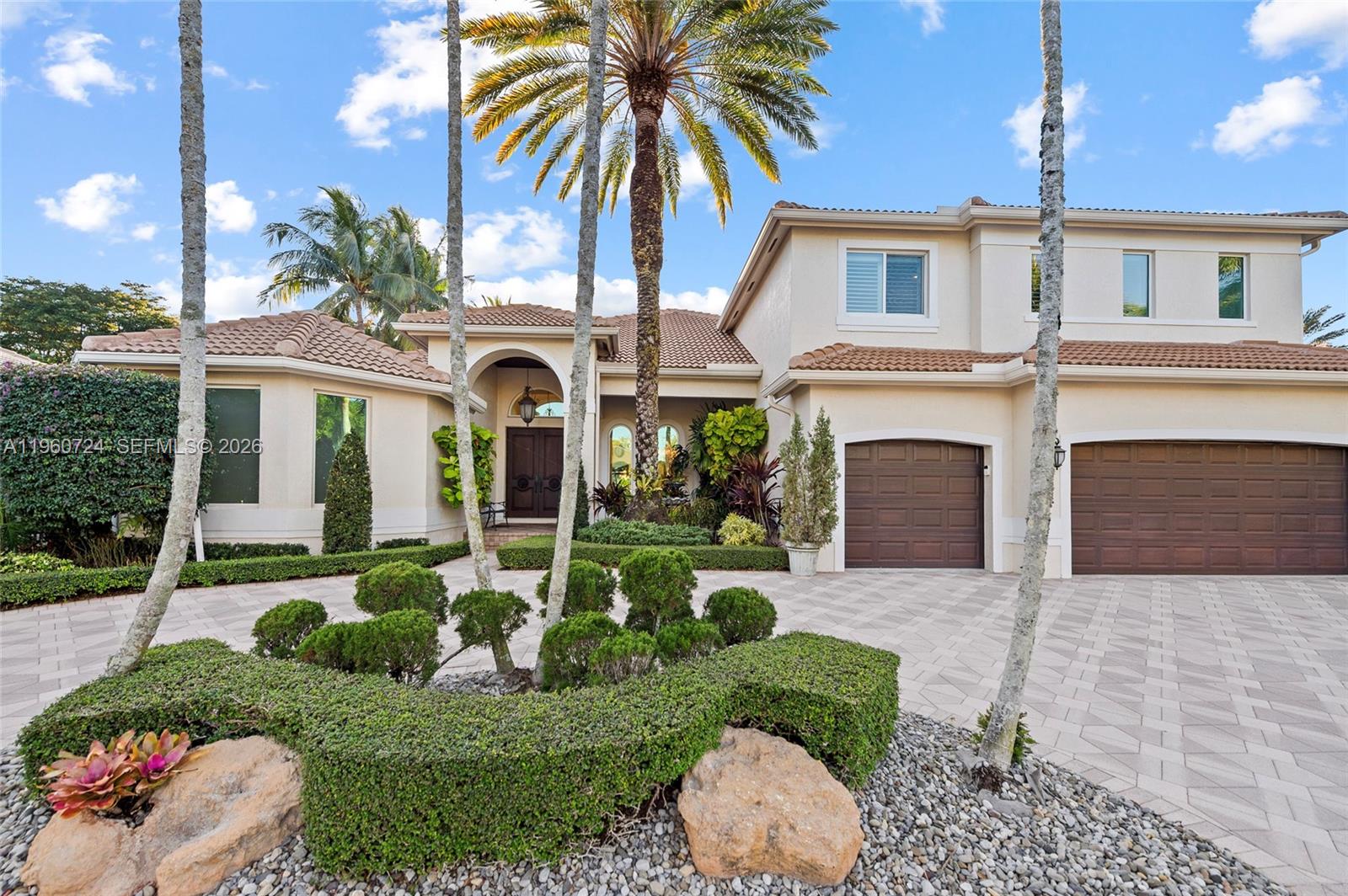 2567 Montclaire Cir, Weston FL 33327