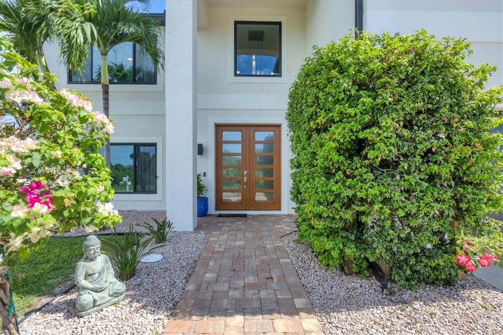 15530 AQUA CIRCLE, PORT CHARLOTTE, FL — photo 2 of 30