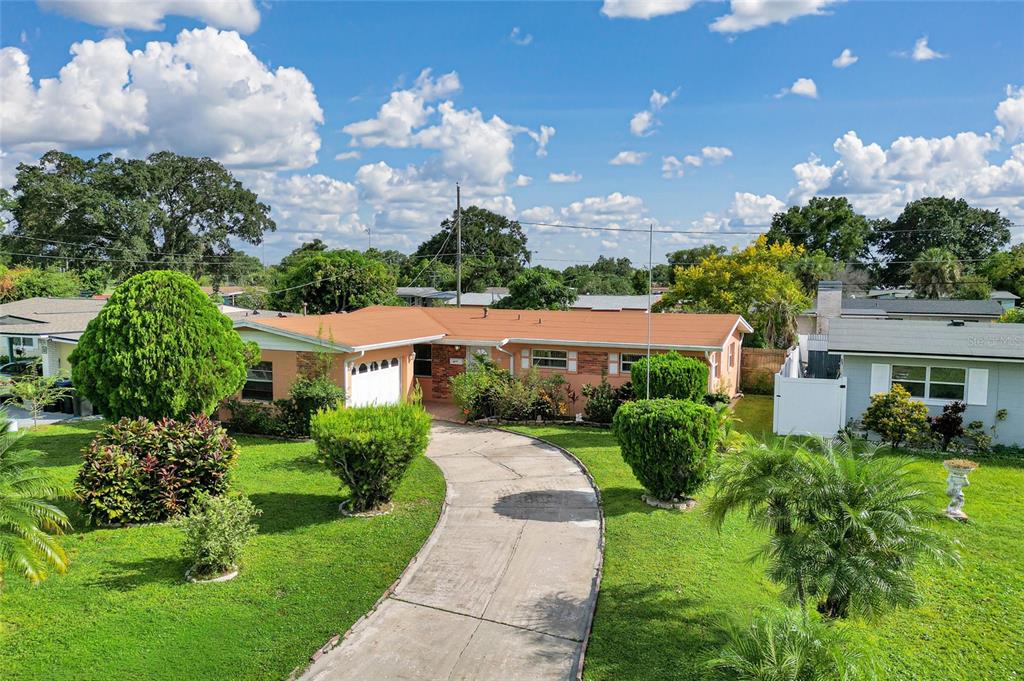 840 GREY OAK COURT