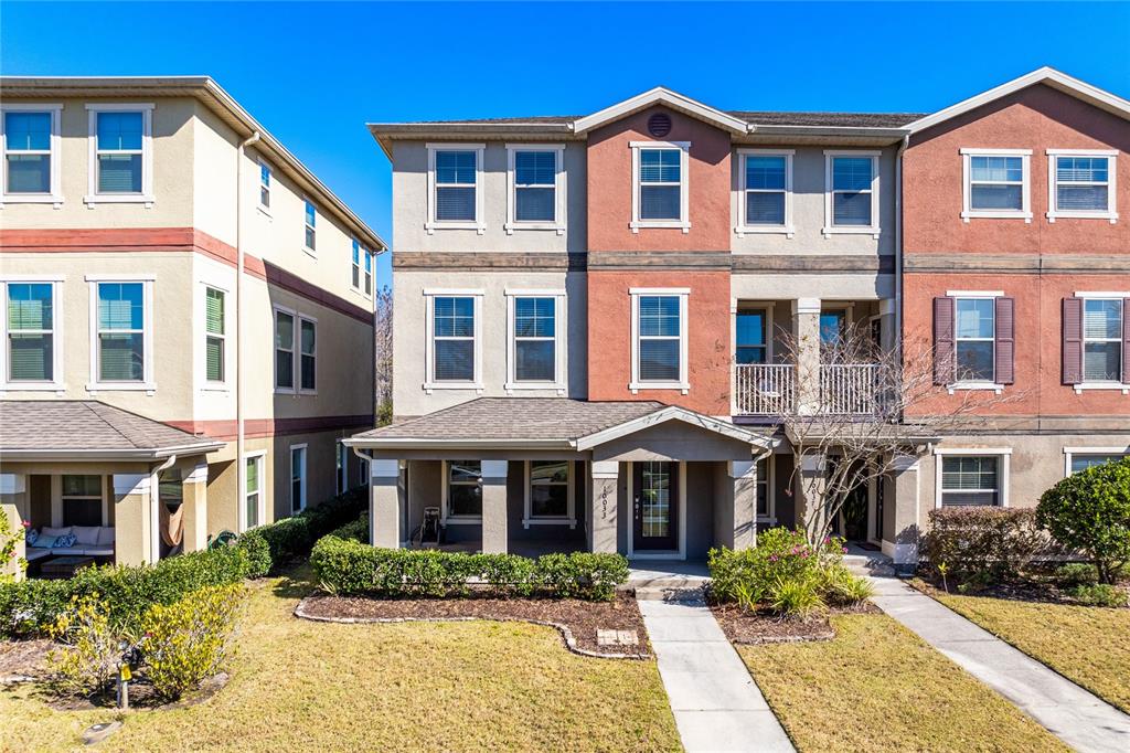 10033 TOWN LAKE DR