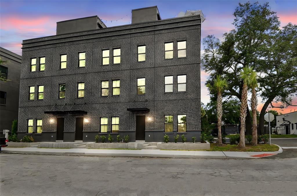 1218 E KAY STREET UNIT 18