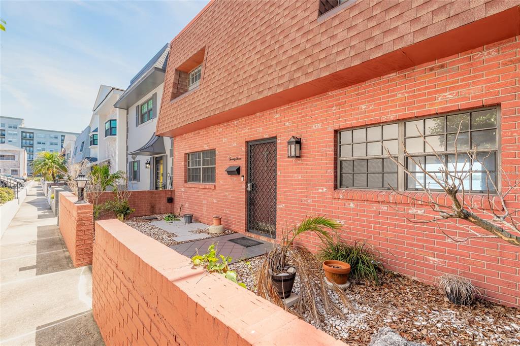 625 N HALIFAX AVENUE UNIT 23