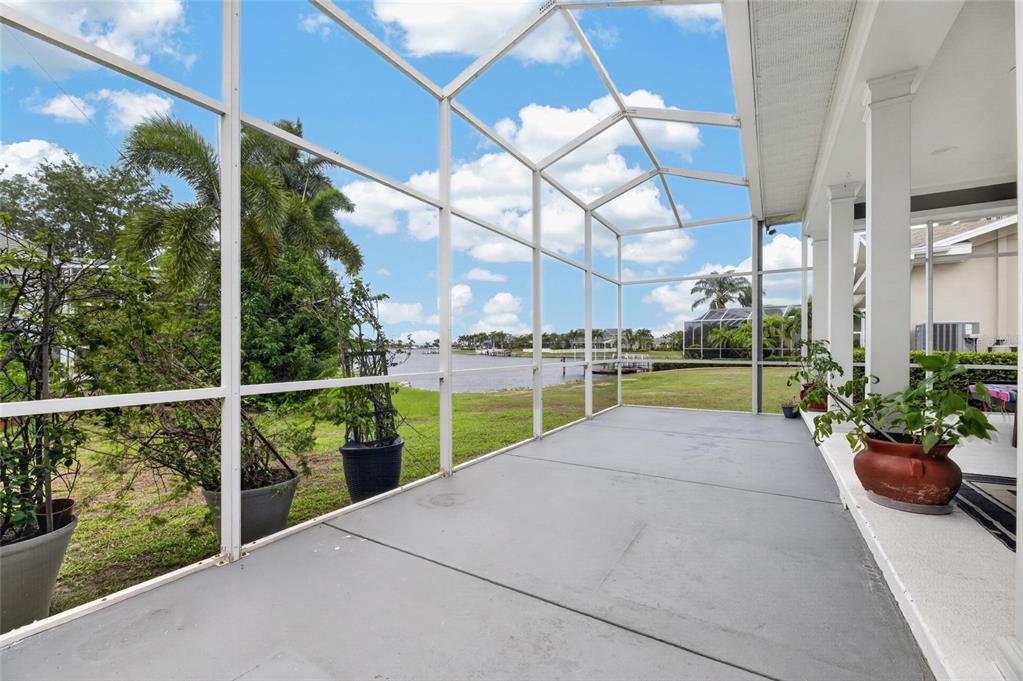 435 MANNS HARBOR DRIVE, APOLLO BEACH, FL — photo 3 of 30