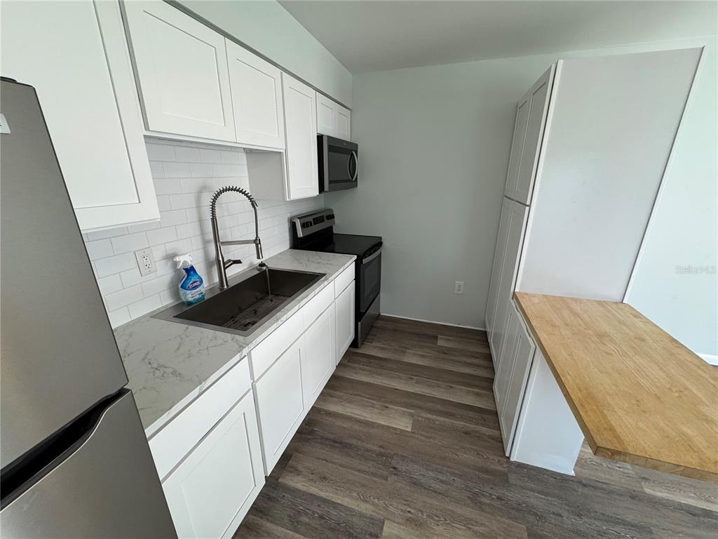 215 PARK BOULEVARD S UNIT B, VENICE, FL — photo 3 of 9