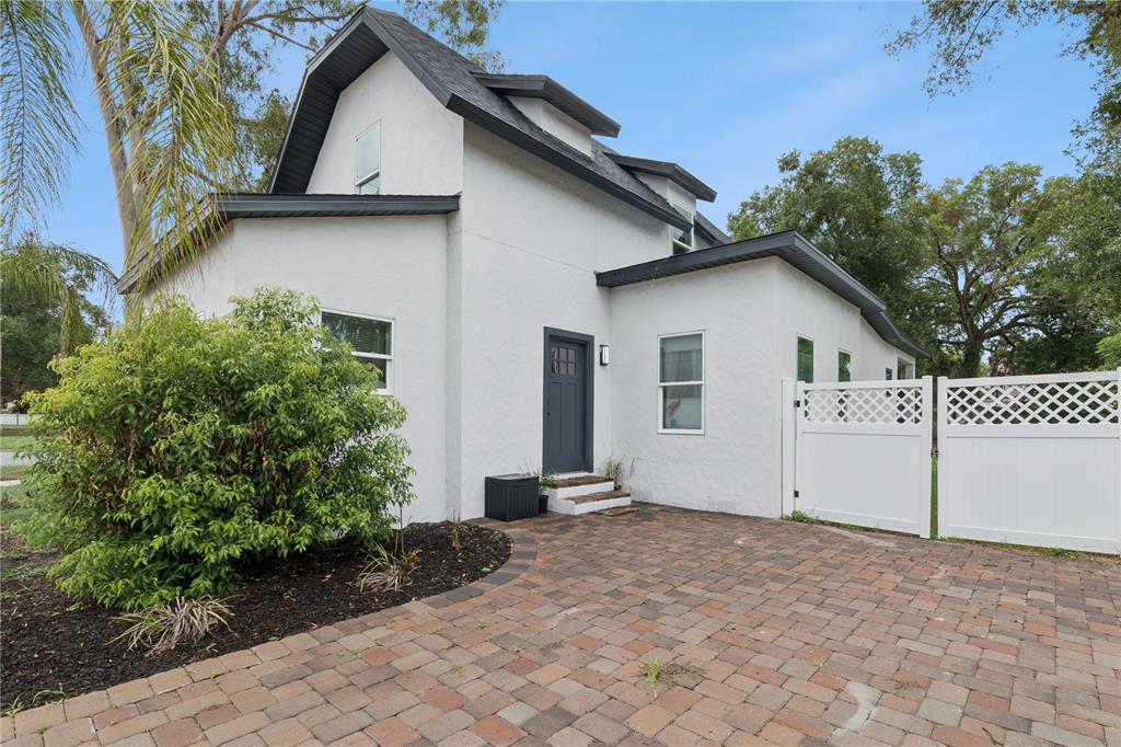 732 E ORANGE AVENUE, EUSTIS, FL — photo 2 of 30