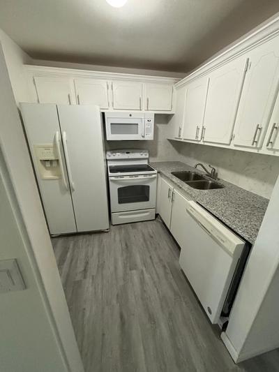 244 Windsor K, West Palm Beach FL 33417