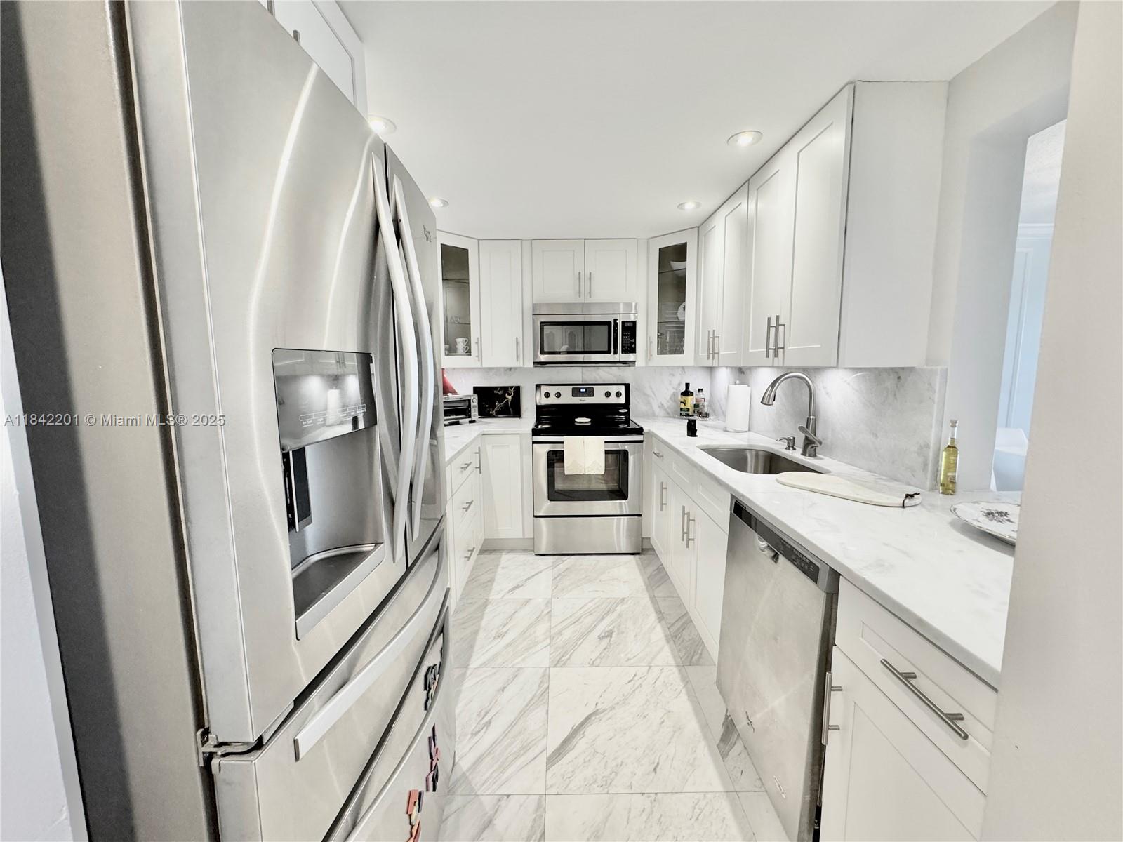 1400 Sheridan St # 23J, Hollywood FL 33020