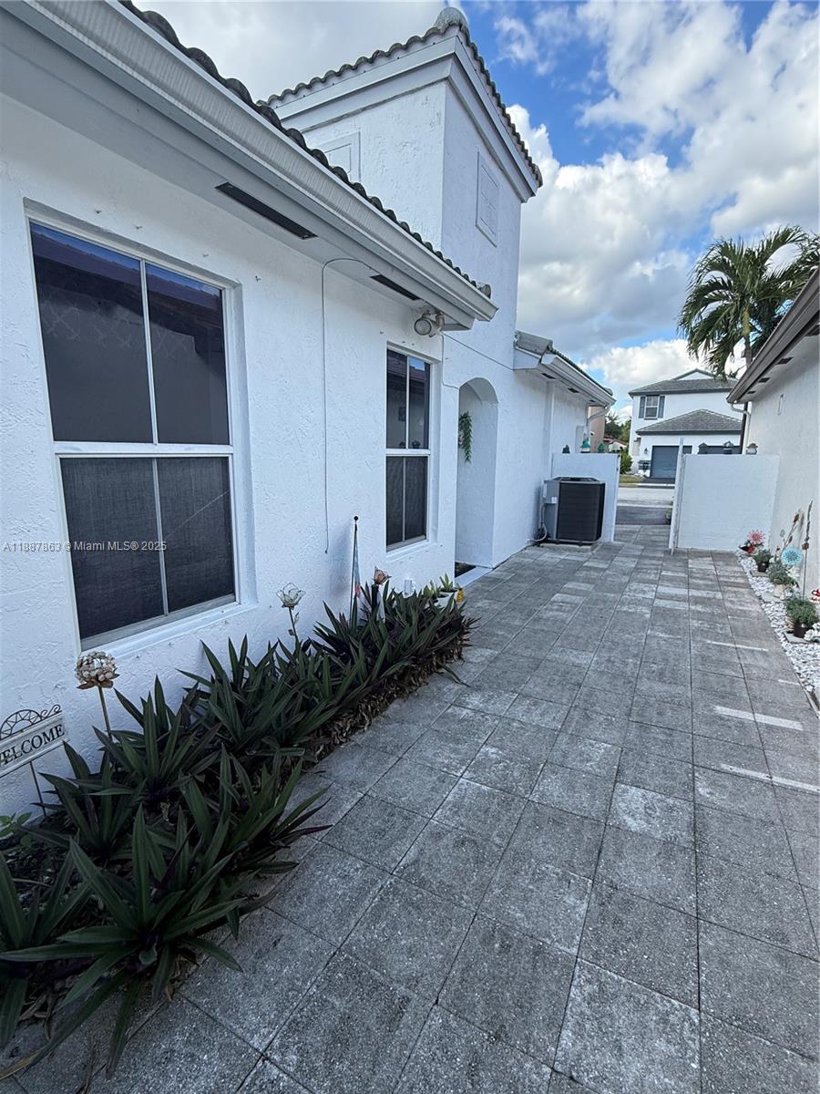 18456 NW 22nd St, Pembroke Pines FL 33029