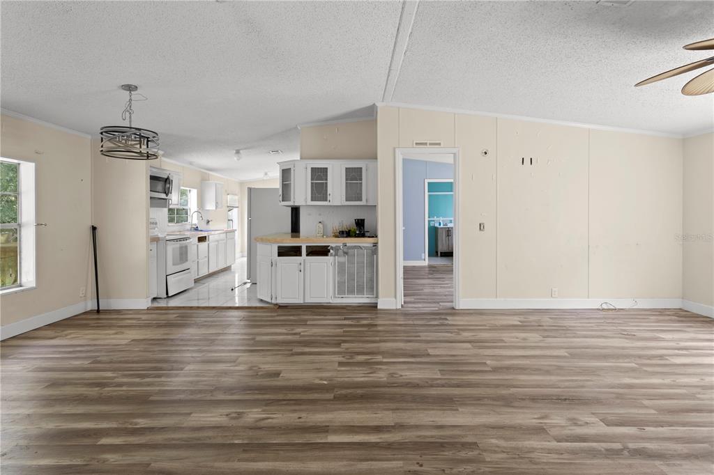24027 NW 183RD AVENUE, HIGH SPRINGS, FL — photo 2 of 15