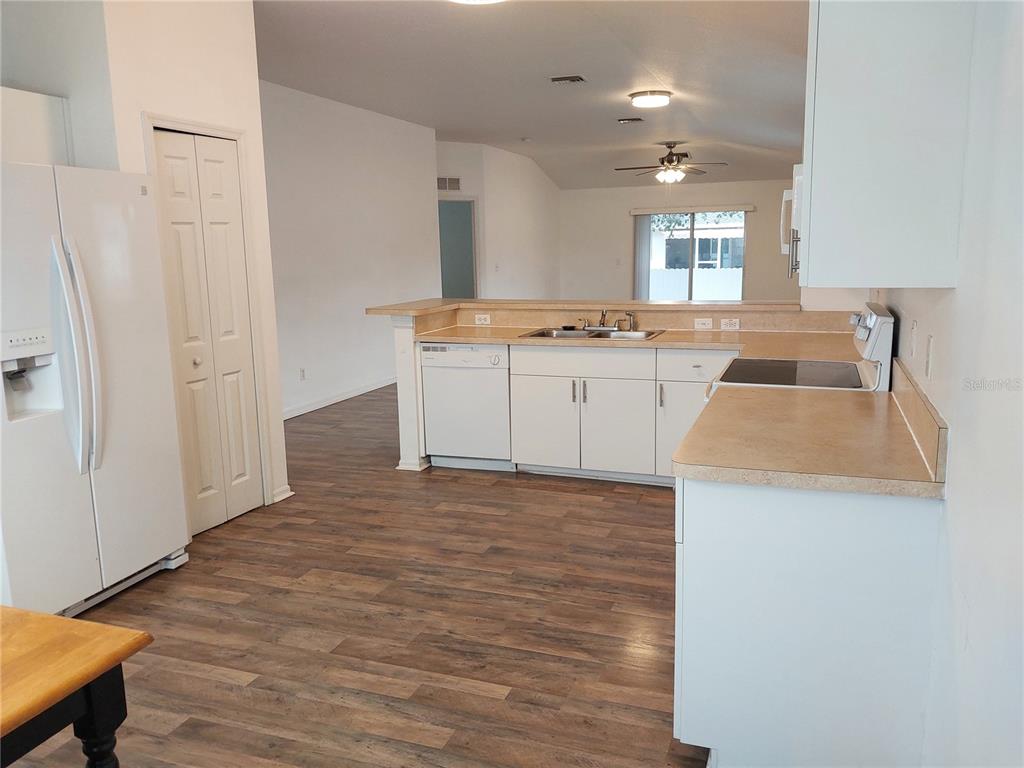 557 WINDERMERE DRIVE, LEHIGH ACRES, FL — photo 5 of 29
