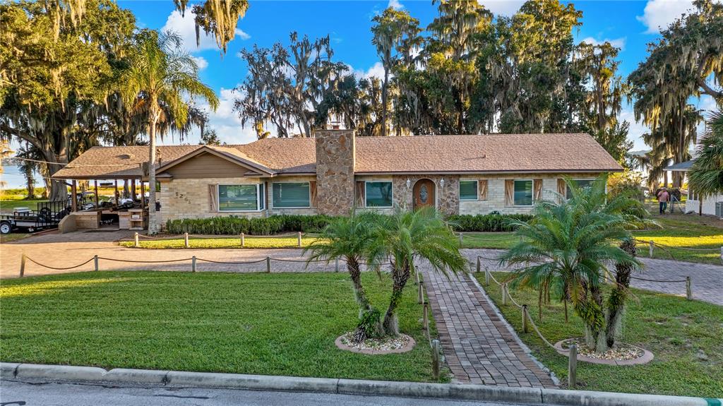 1241 W LAKESHORE DRIVE, CLERMONT, FL — photo 2 of 30