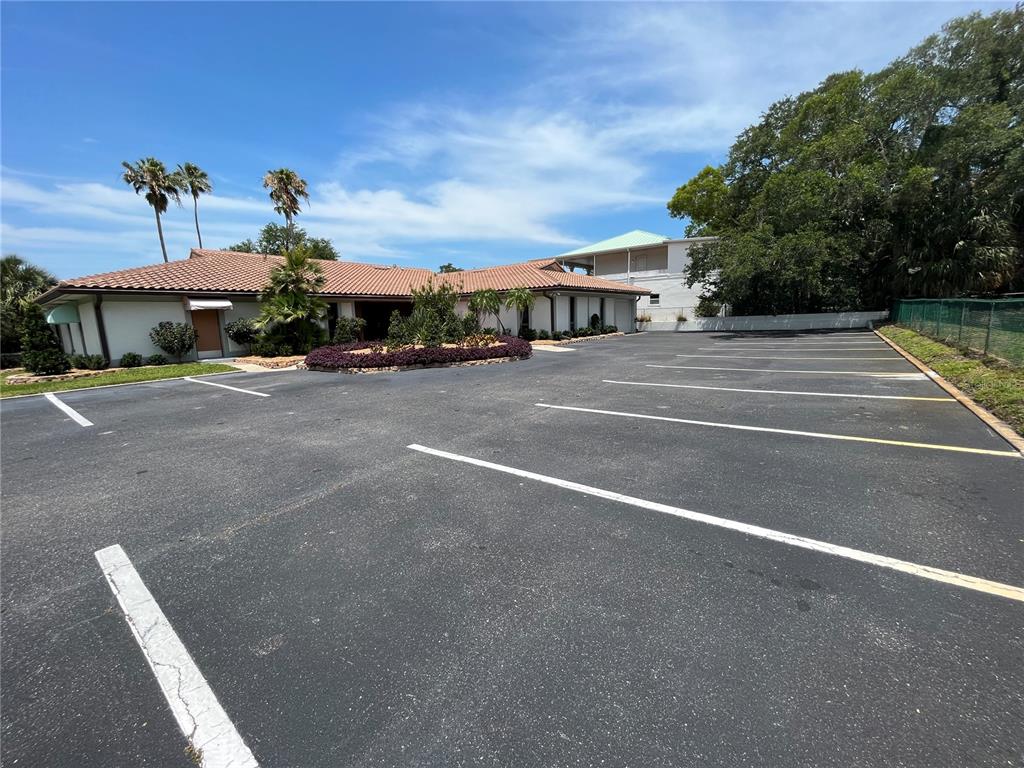 609 INDIAN ROCKS ROAD, BELLEAIR, FL — photo 2 of 4