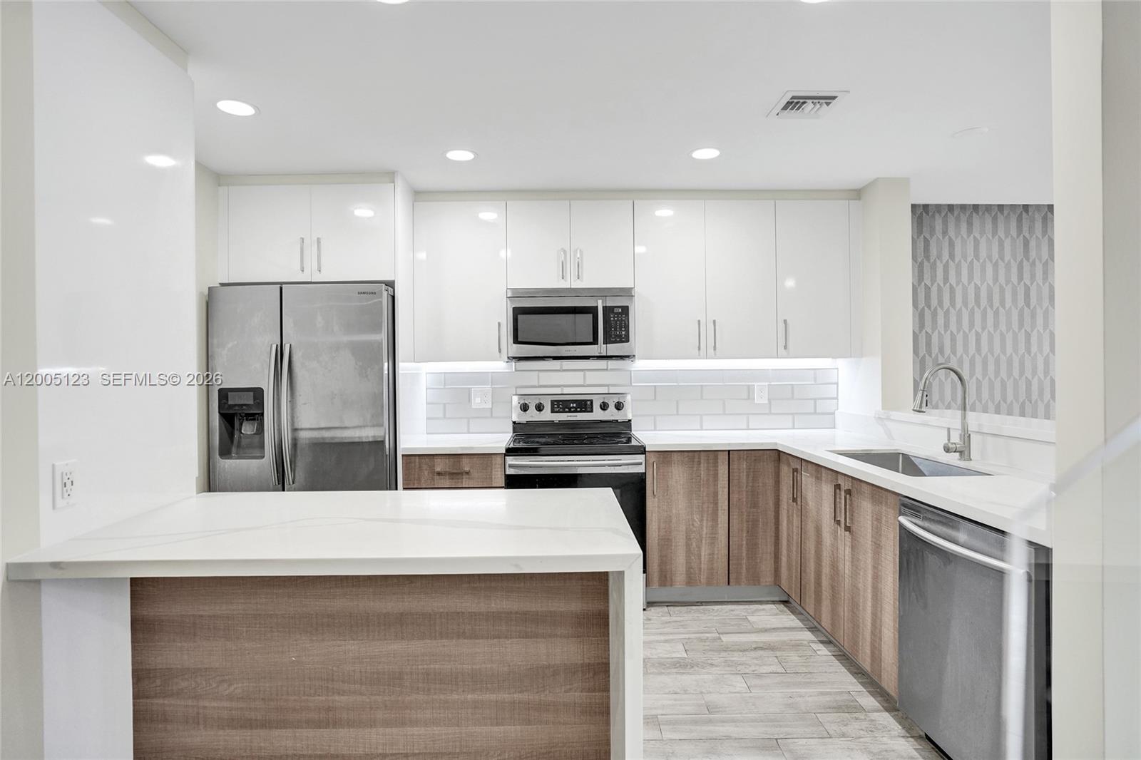 2062 E Discovery Cir E, Deerfield Beach FL 33442