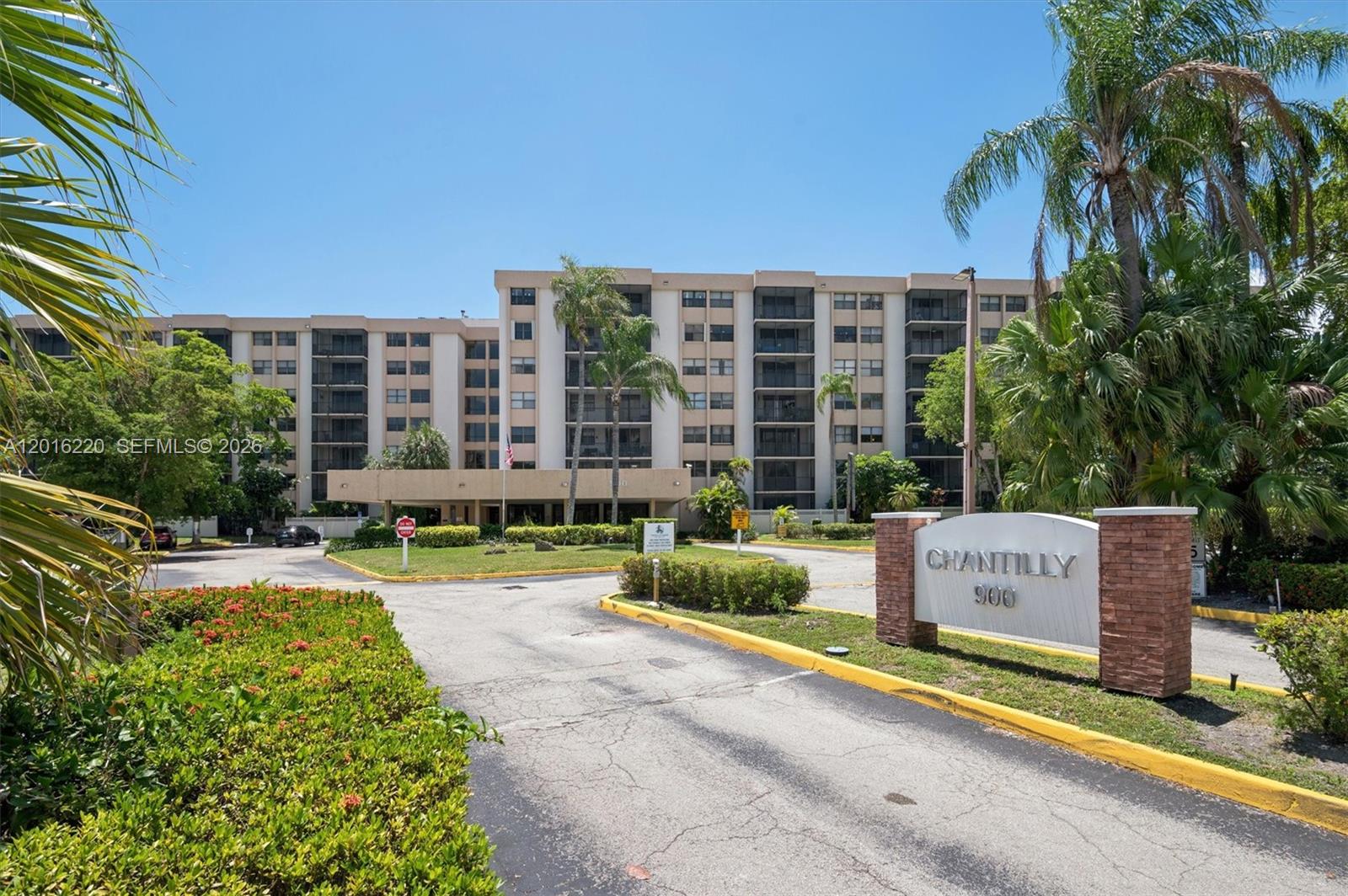900 NE 195th St # 414, Miami FL 33179