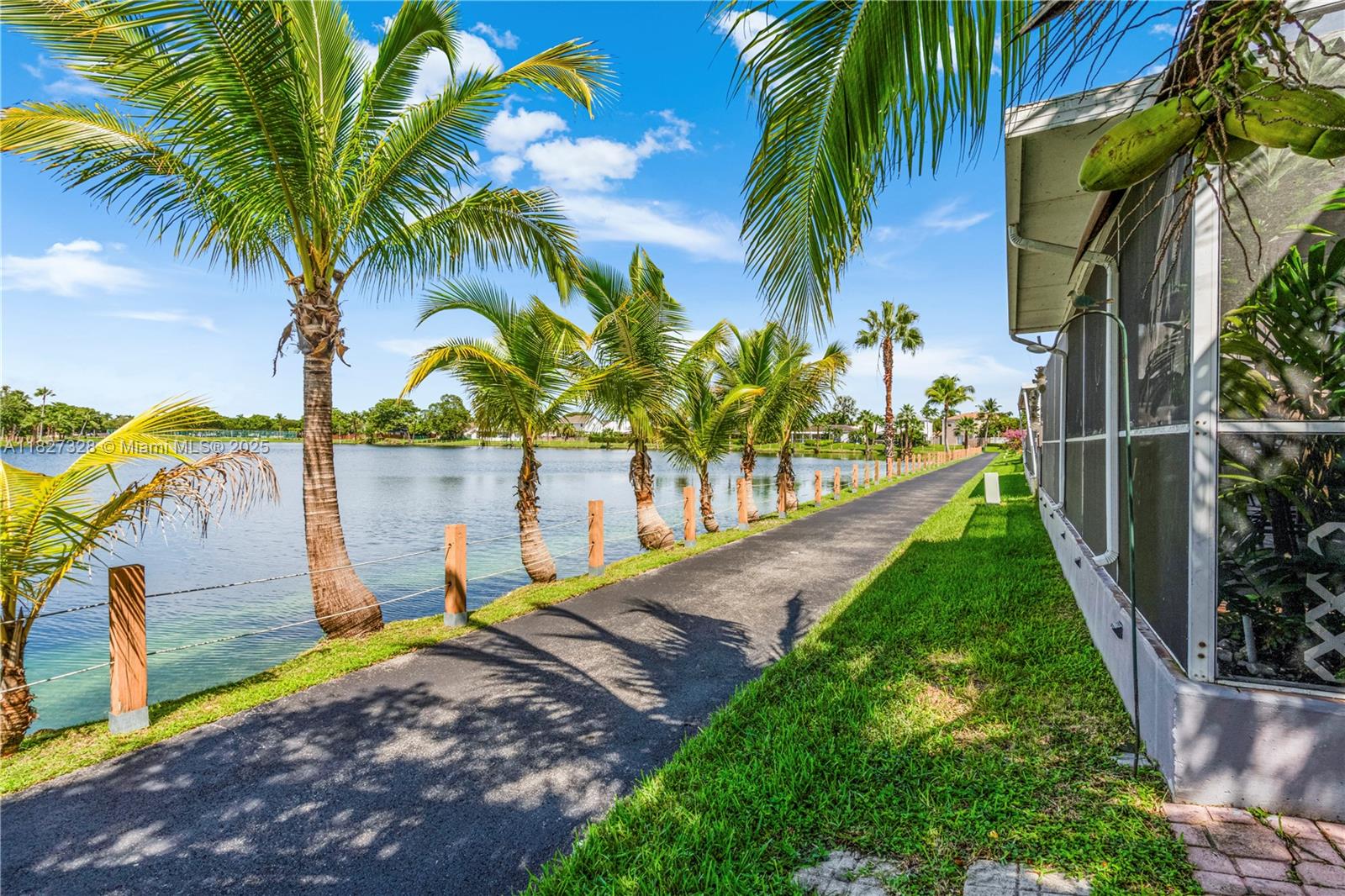9891 SW 221st Ter, Cutler Bay FL 33190