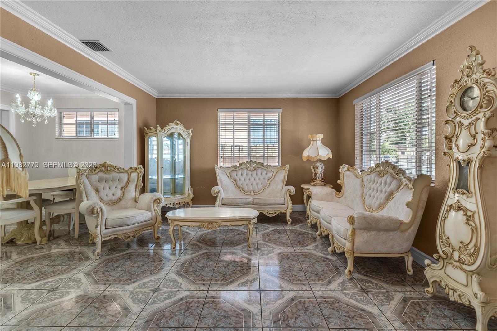 380 E 56th St, Hialeah FL 33013