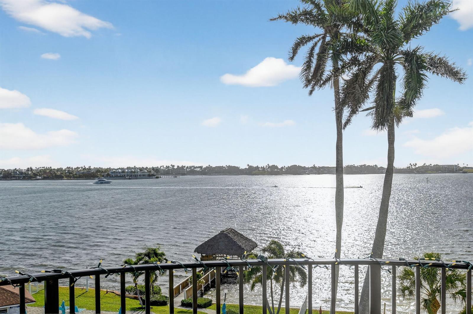 8200 Lakeshore Drive # 507, Hypoluxo FL 33462
