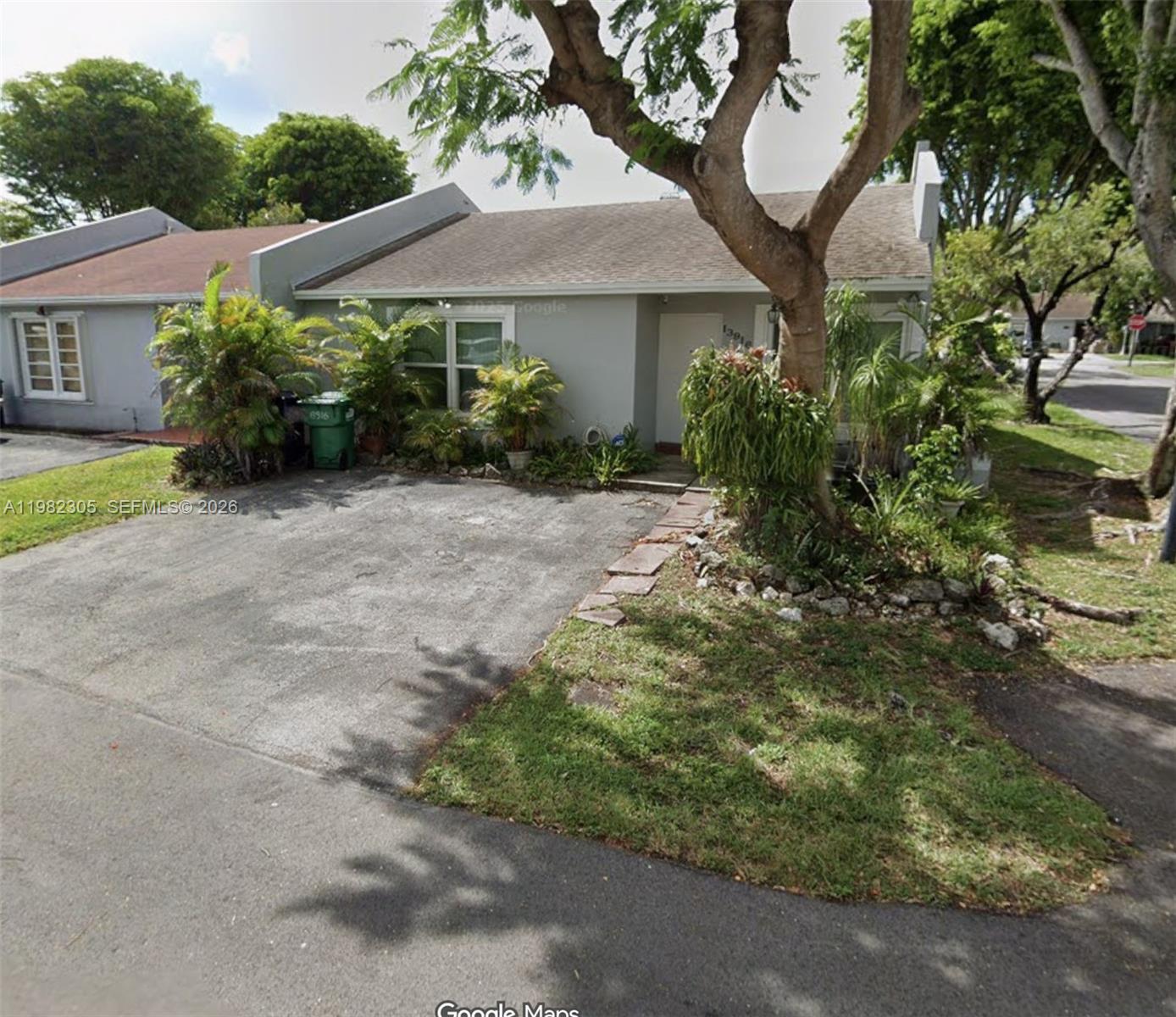 13916 SW 56th Ln, Miami FL 33183