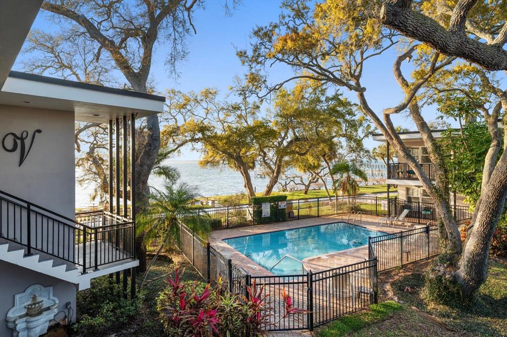 1101 VICTORIA DRIVE UNIT 17