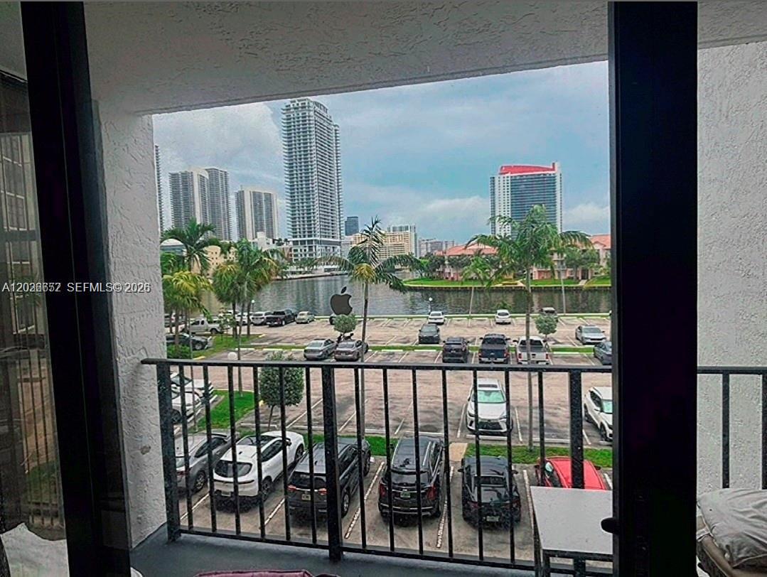 200 Leslie Dr # 324, Hallandale Beach FL 33009