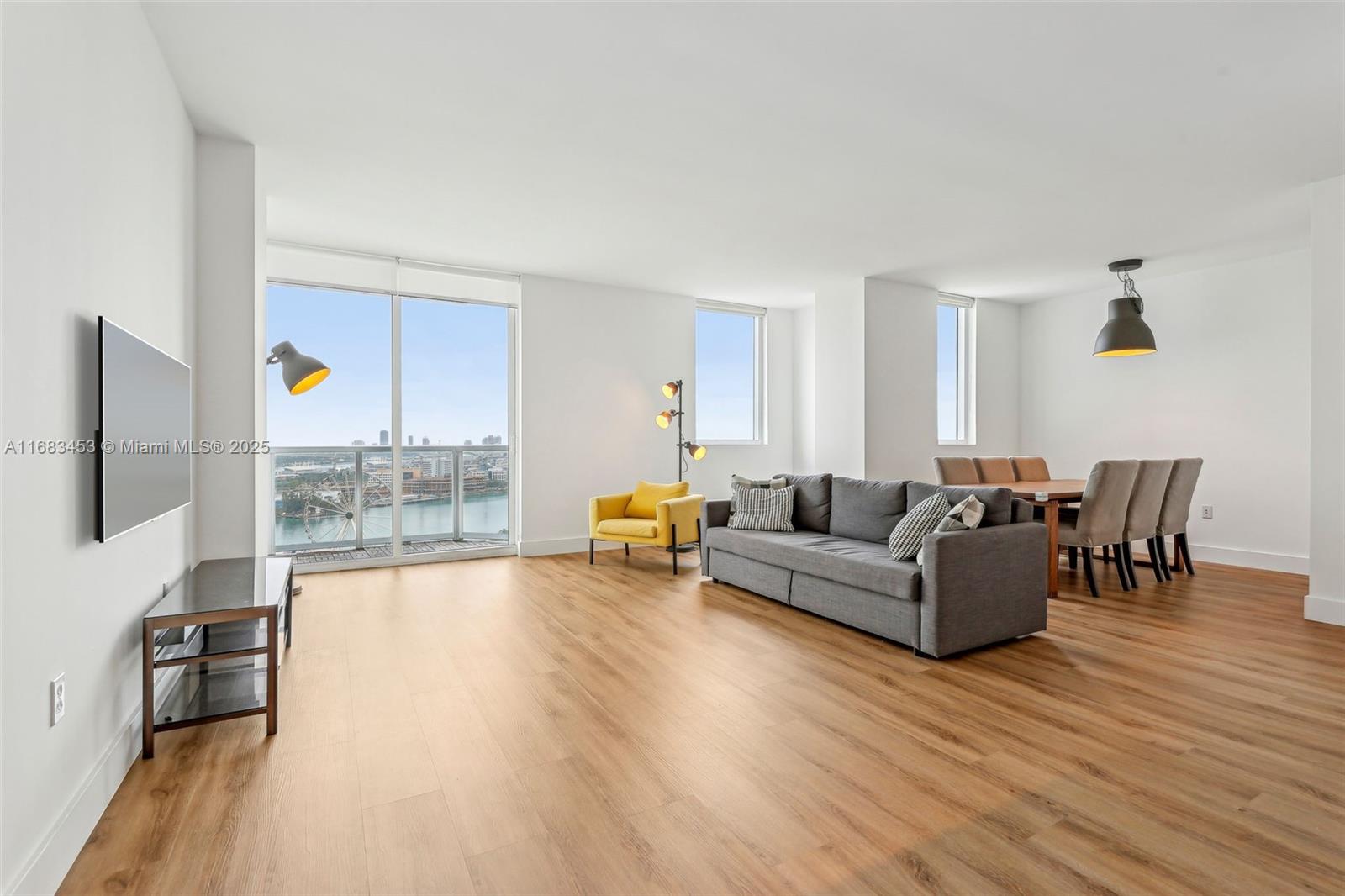 244 Biscayne Blvd # 2203, Miami FL 33132