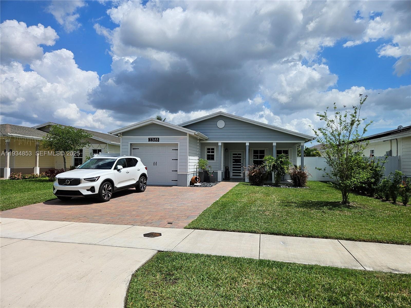 22155 Miami Ave, Miami FL 33170