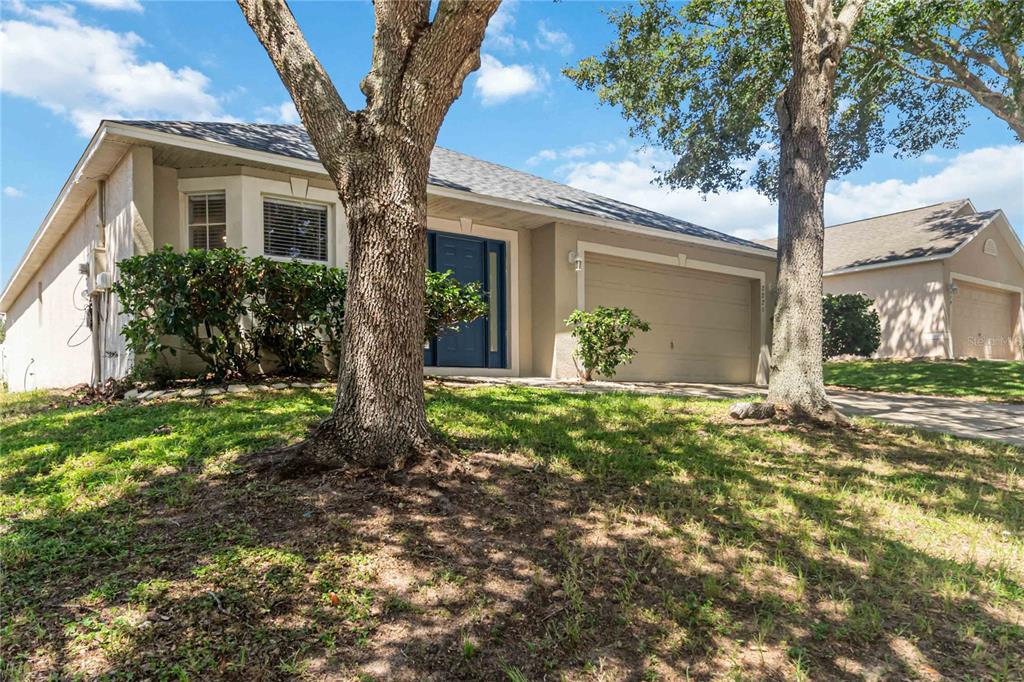 2225 SANDRIDGE CIRCLE, EUSTIS, FL — photo 2 of 30