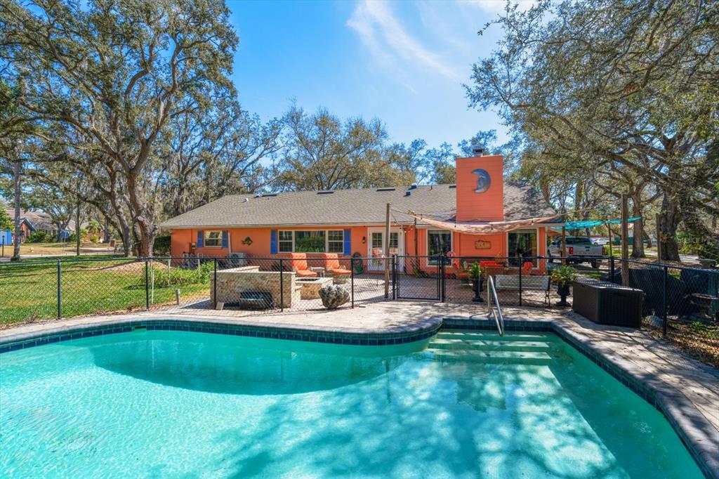 1921 CARDINAL ROAD, DUNEDIN, FL — photo 2 of 30