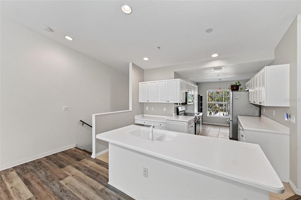 7092 STRAND CIRCLE, BRADENTON, FL — photo 4 of 30