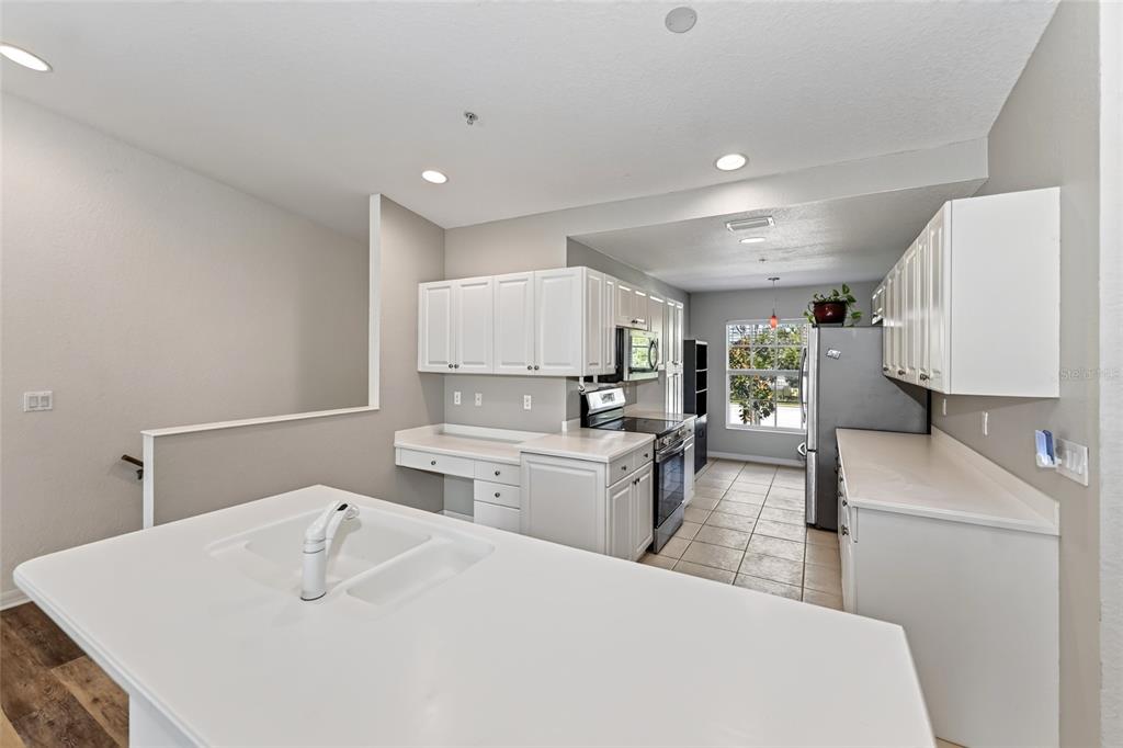 7092 STRAND CIRCLE, BRADENTON, FL — photo 5 of 30