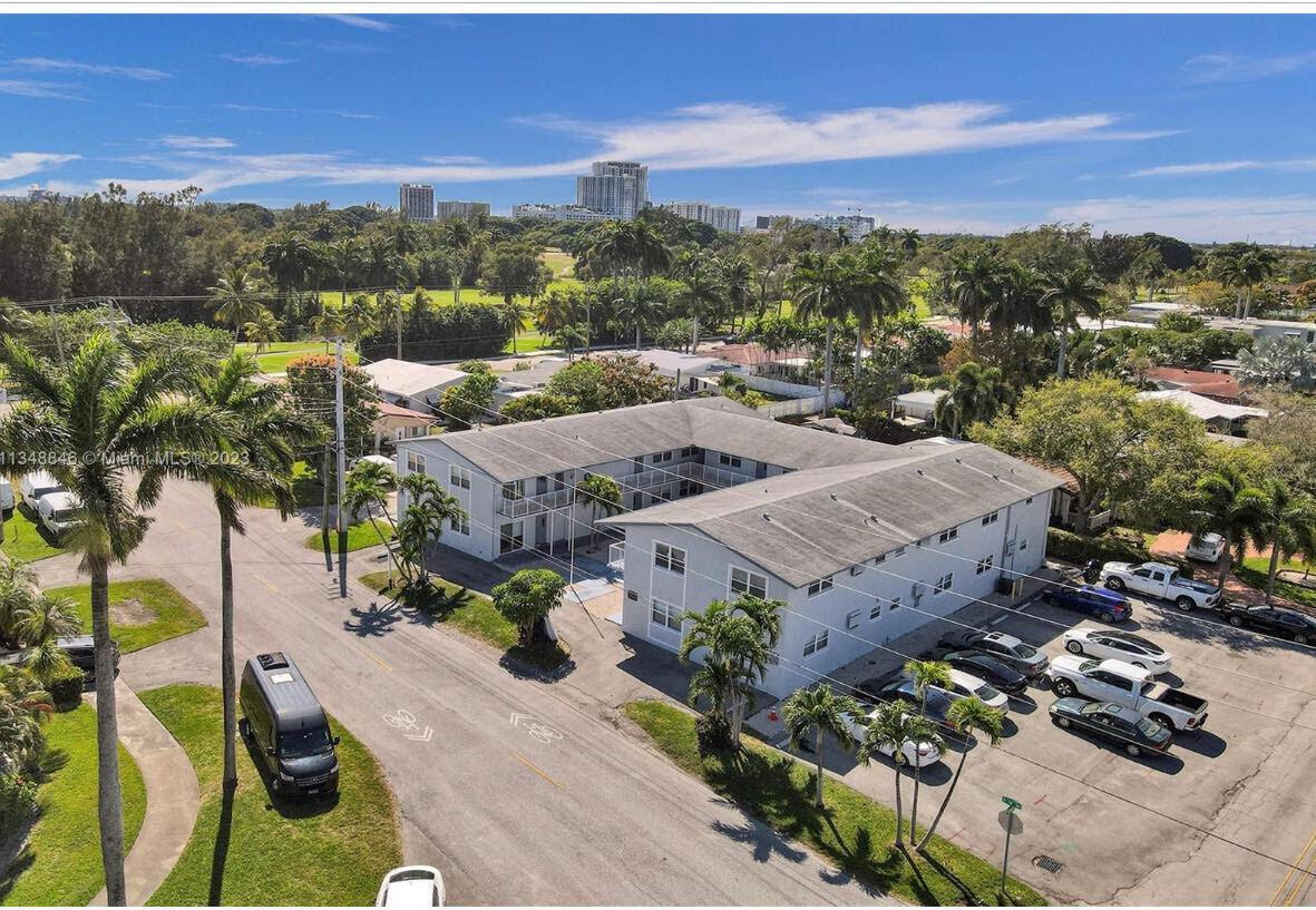 930 N 14th Court, Hollywood FL 33020