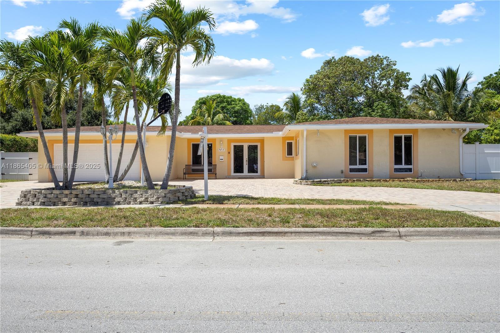 411 Martin Rd, Margate FL 33068