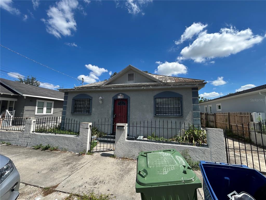 2923 SANCHEZ STREET