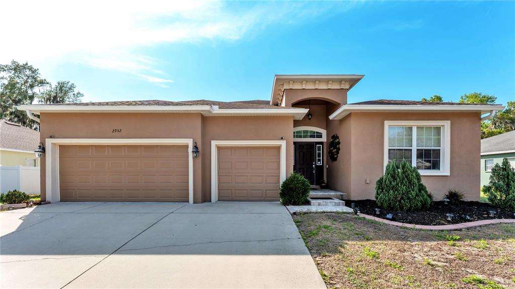 2932 BLACKWATER OAKS DRIVE