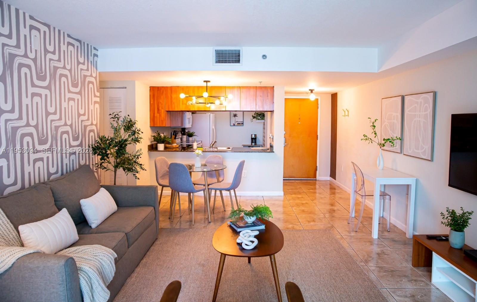 1200 Brickell Bay Dr # 3215, Miami FL 33131