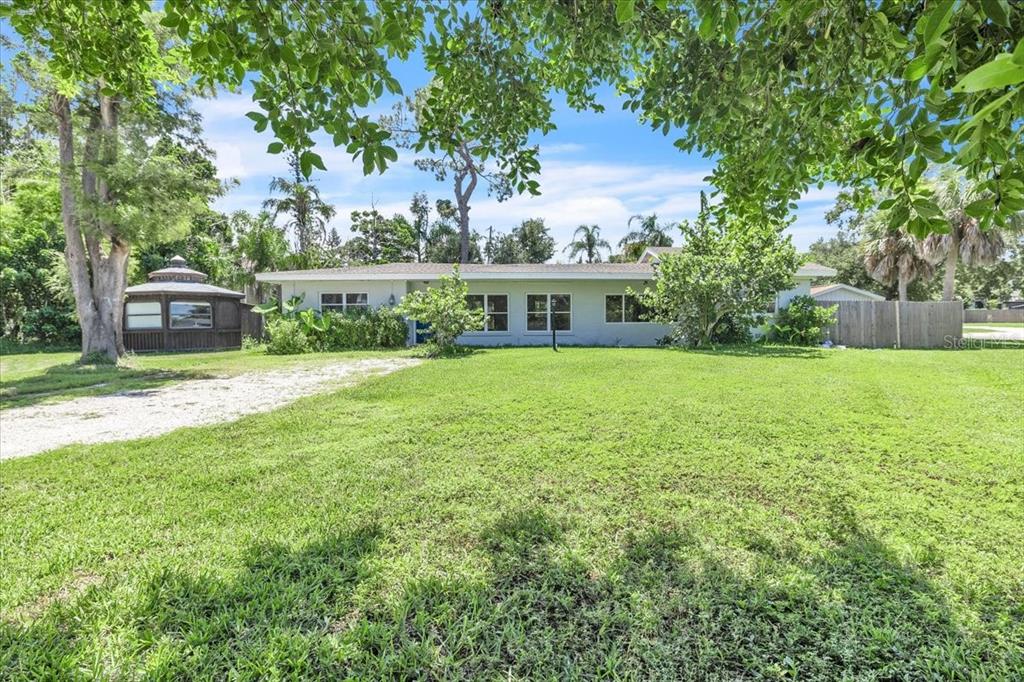 807 LUCILLE AVENUE