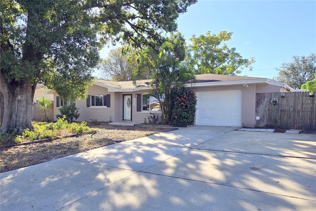 1325 WINDSOR DRIVE