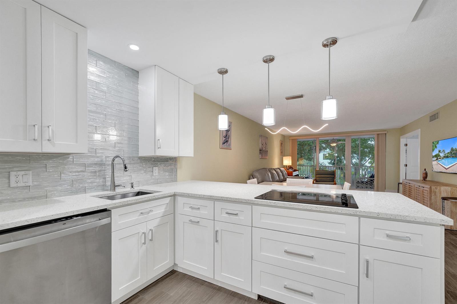 3145 NE 48th Court # 215, Lighthouse Point FL 33064
