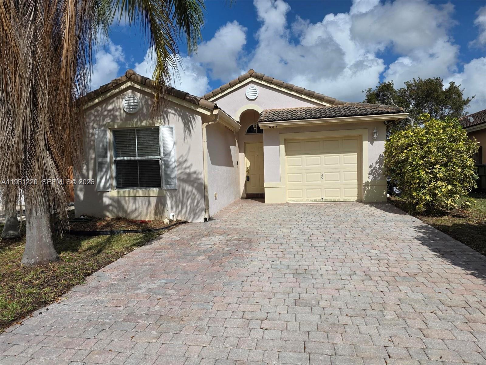 1885 SE 13th St, Homestead FL 33035