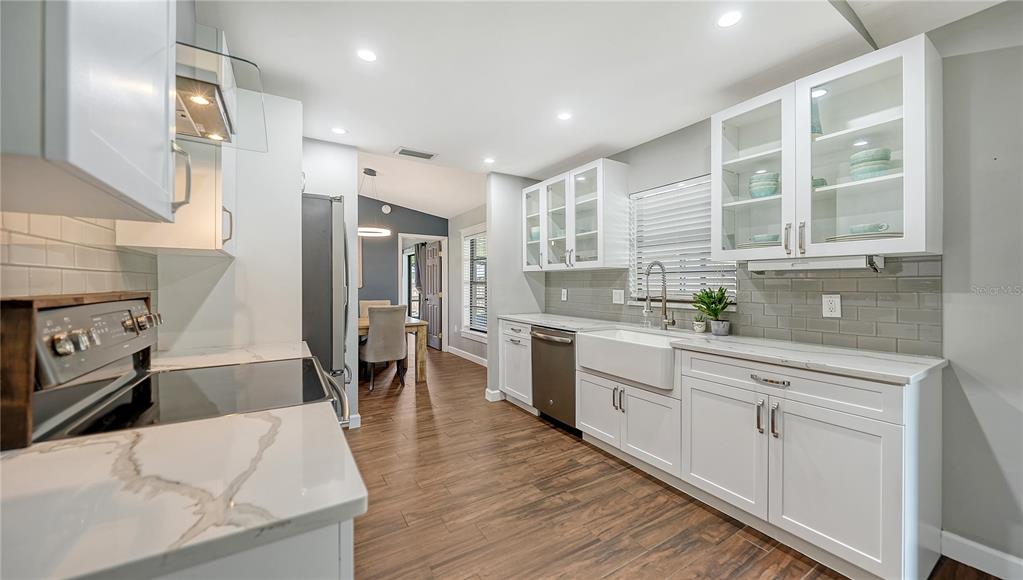 1551 GEORGETOWNE LANE, SARASOTA, FL — photo 4 of 25