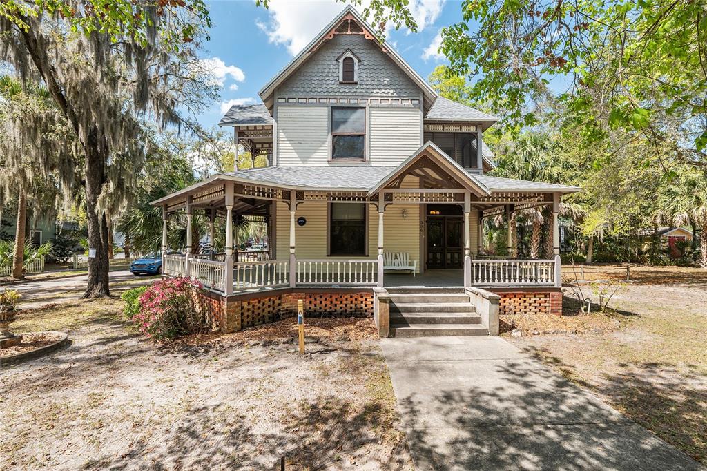 306 NE 3RD STREET