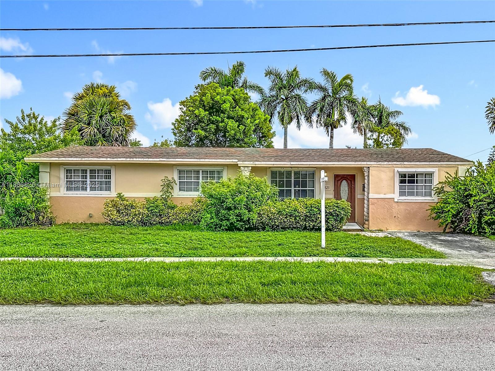 1521 NW 168th Ter, Miami Gardens FL 33169